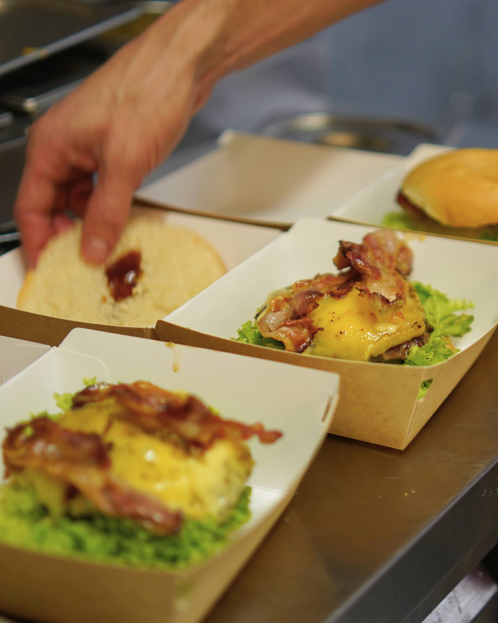 Des burgers maison sur la plancha