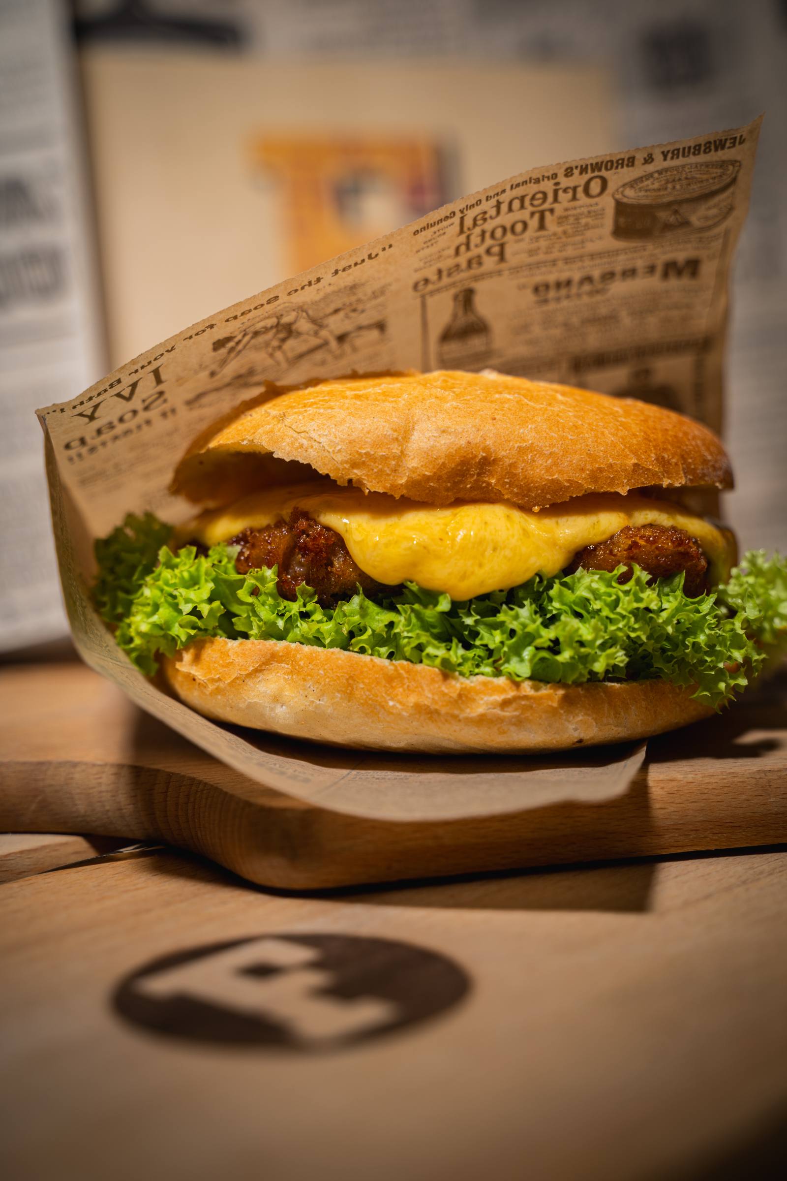 Un burger fait avec les produits d'ici